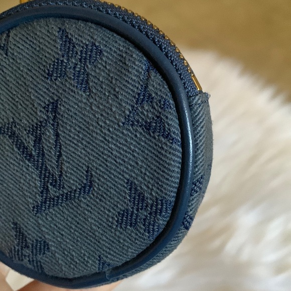 Louis Vuitton Navy Blue Monogram Denim Round Bag Charm and Key Holder - Picture 5 of 17